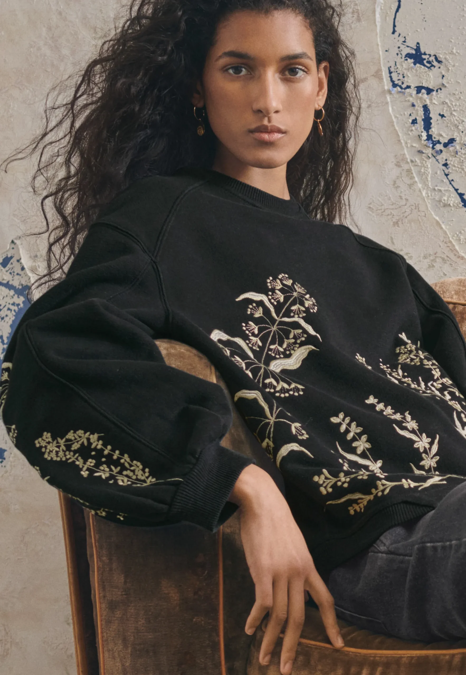 Embroidered Sweatshirt*Wrap London Hot