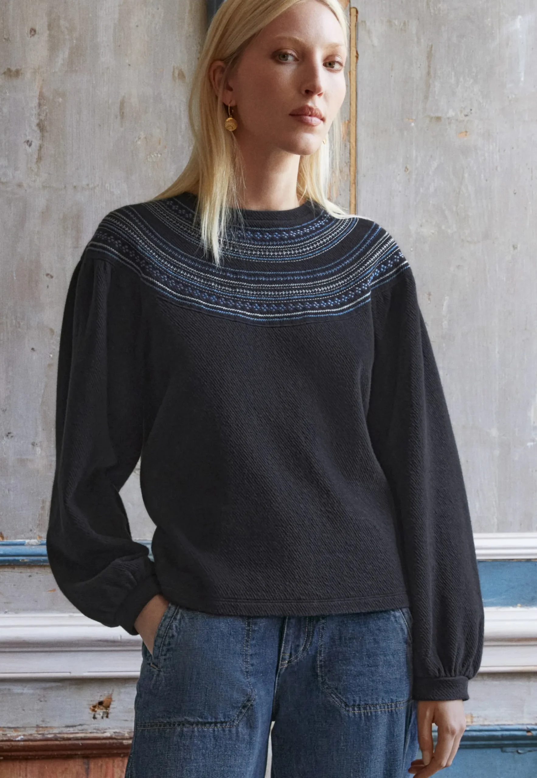 Embroidered Sweatshirt*Wrap London Discount