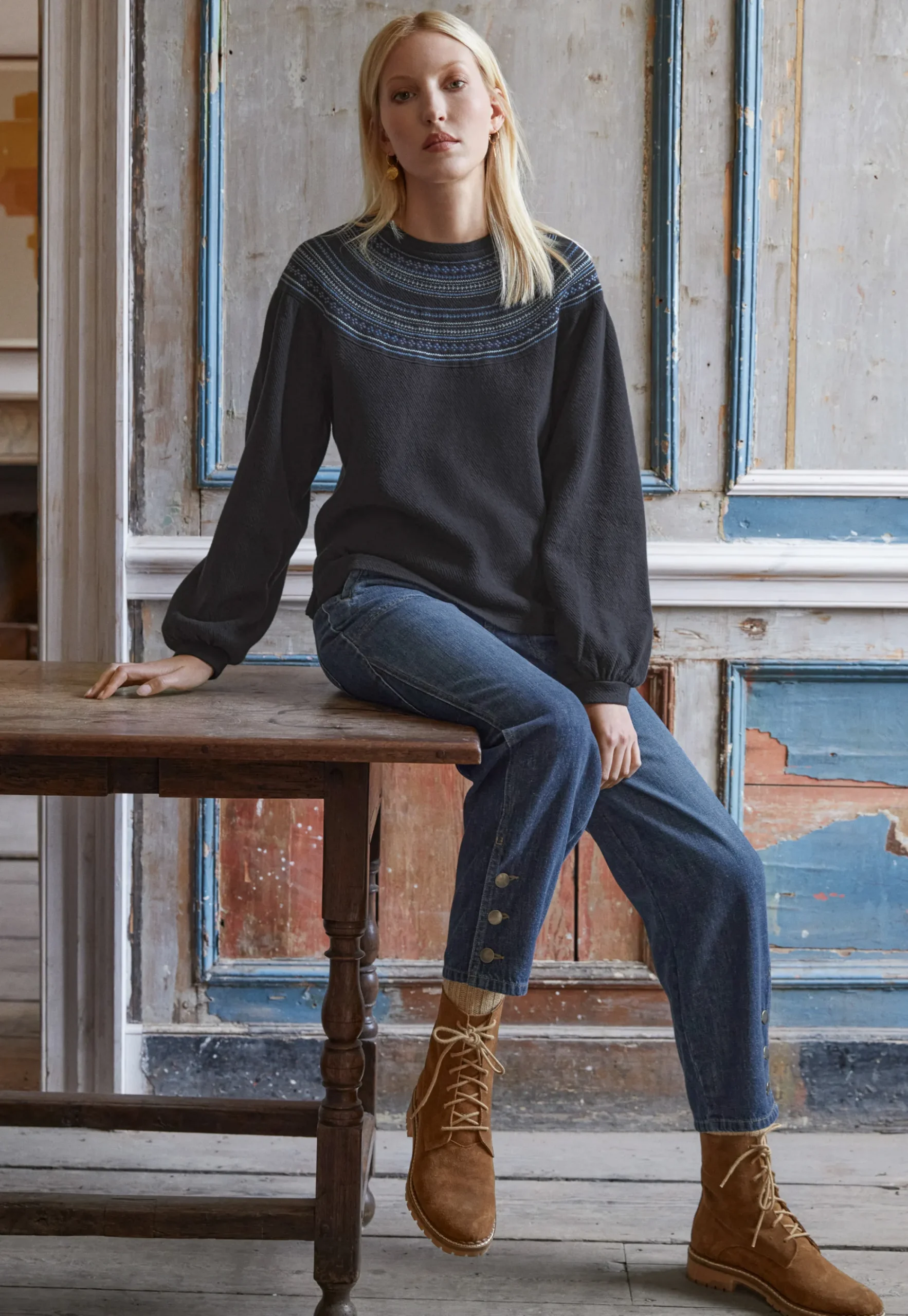 Embroidered Sweatshirt*Wrap London Discount