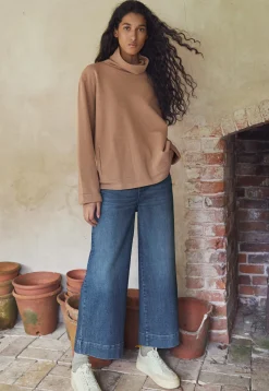 Funnel-Neck Sweatshirt*Wrap London Best