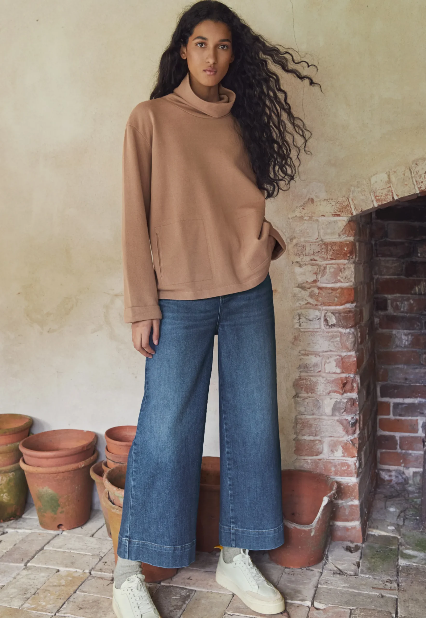 Funnel-Neck Sweatshirt*Wrap London Best