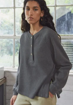 Half-Placket Sweatshirt*Wrap London Hot