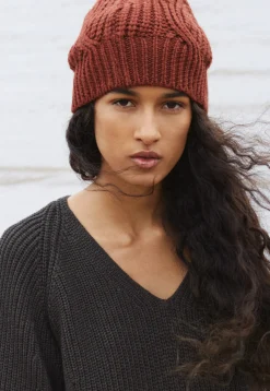 Knitted Hat*Wrap London Outlet