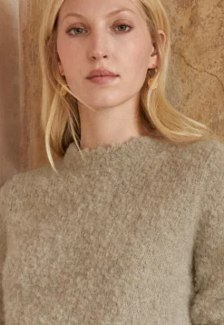 Round-Neck Sweater*Wrap London Discount
