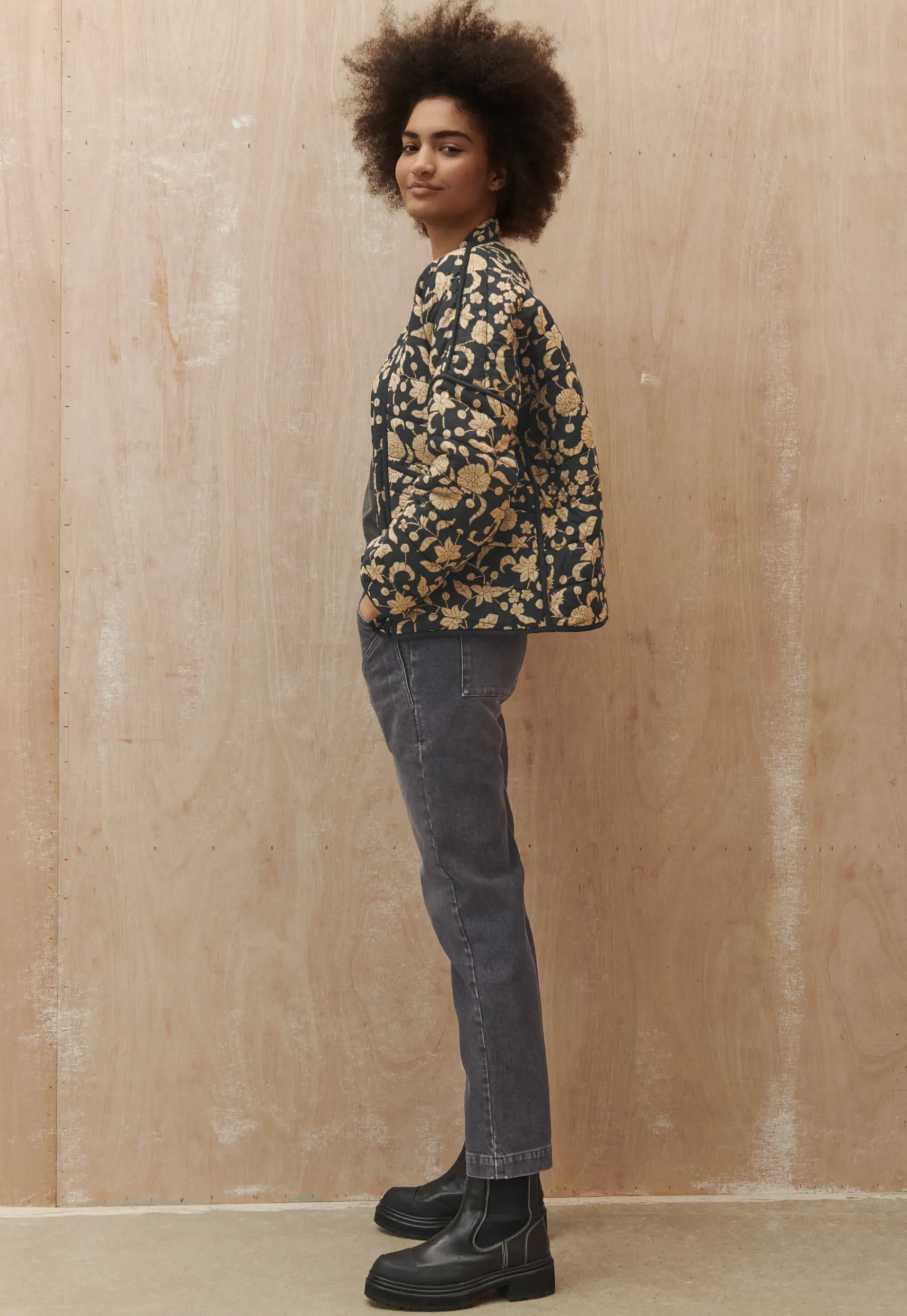 Tapered Jeans*Wrap London Store